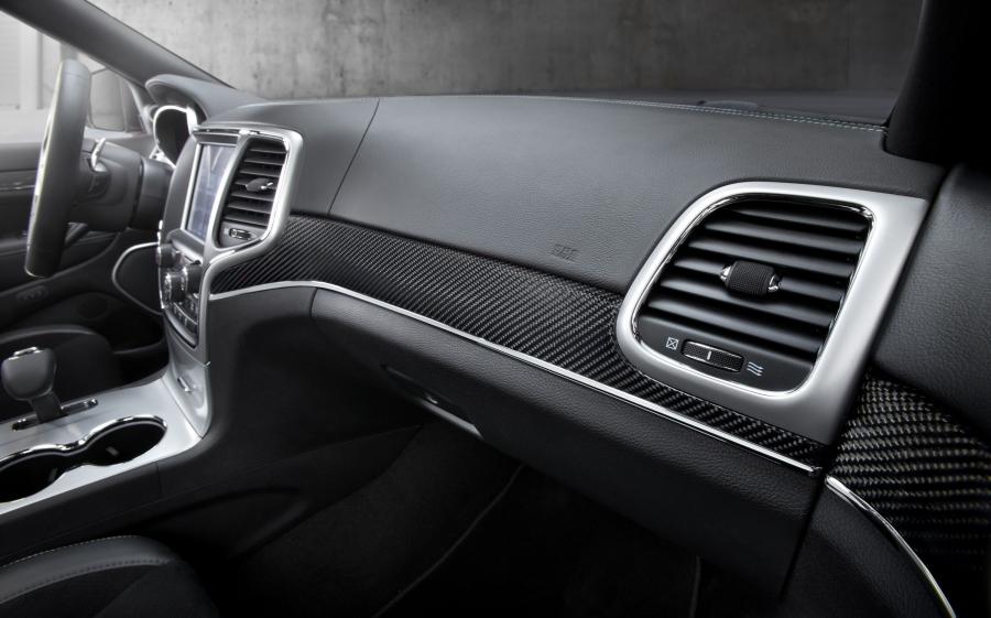  Jeep Grand Cherokee SRT8 2014 года  (фото 34 из 73)